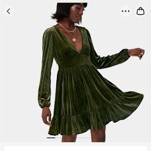 Everyday Deep V Neck Ruffled Hem Velvet Mini Chill
Dress